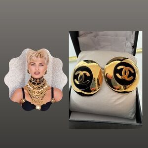 Chanel 1989 Jumbo Gold Plated Black CC Logo Clip On Earrings